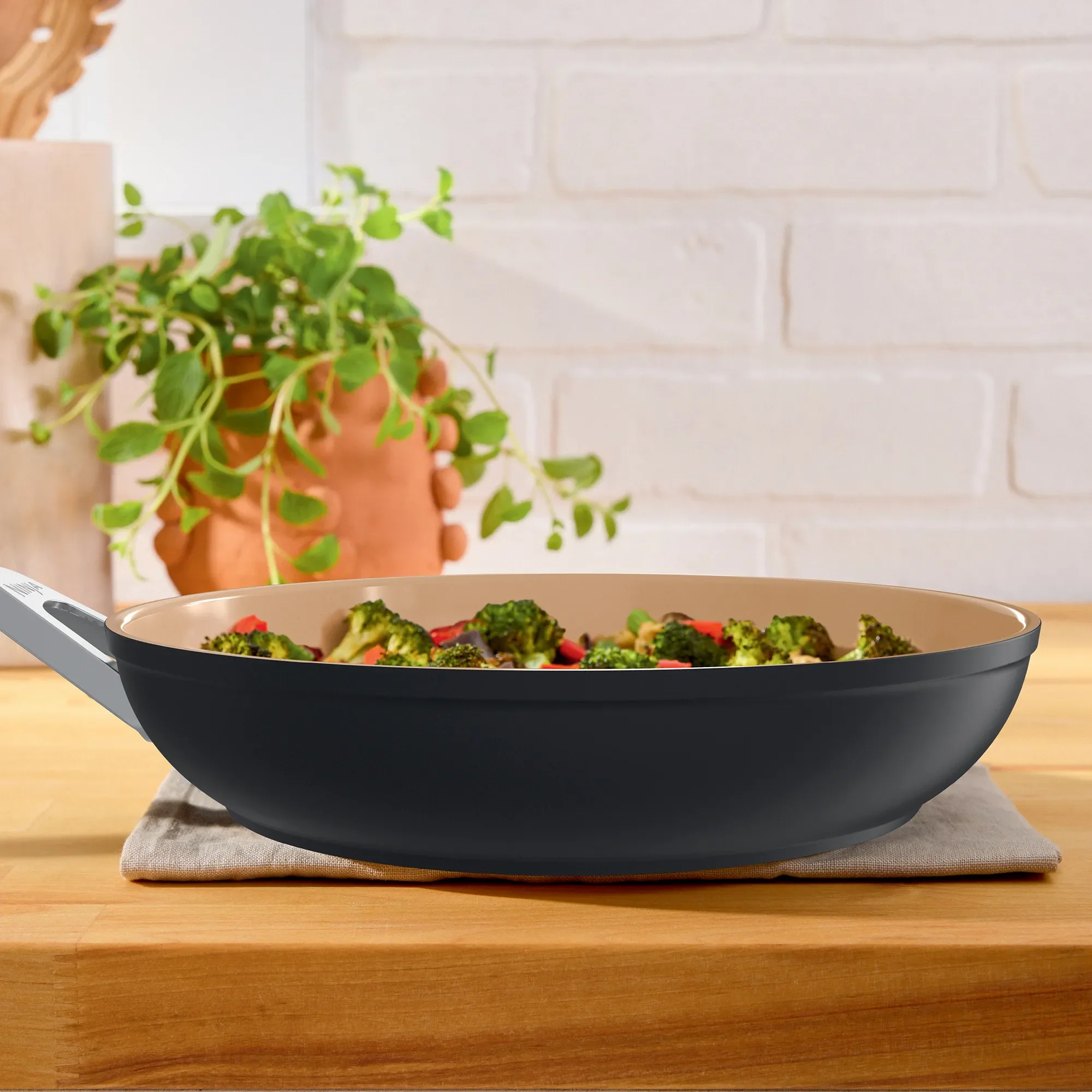Ninja Extended Life Premium Ceramic 6 Piece Cookware Set - Image 6